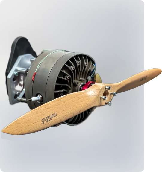 An image of 40ACS 5 HP air-cooled Wankel rotary engine with a propeller connected with a sample mount. 